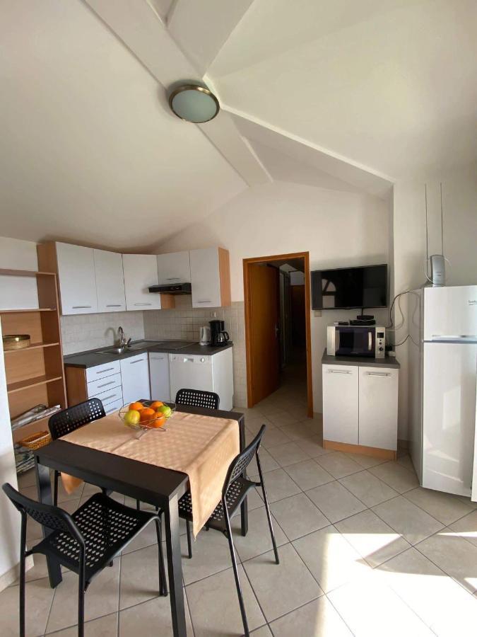 Apartmani Biserka Пунат Екстериор снимка
